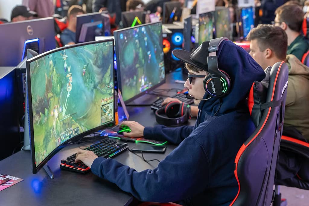 orang main MOBA sebagai pemain all role ML